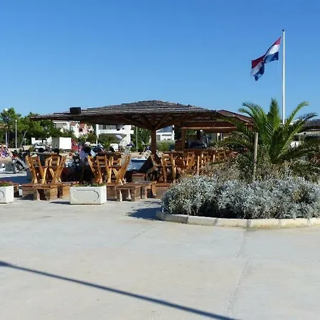 Διαμέρισμα Deni Nin
