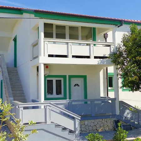 Apartment Deni Nin