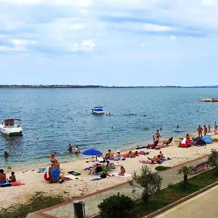Apartment Deni Nin Vrsi